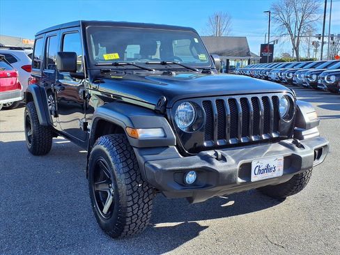 Used 2018 Jeep Wrangler Unlimited Sport S image 3
