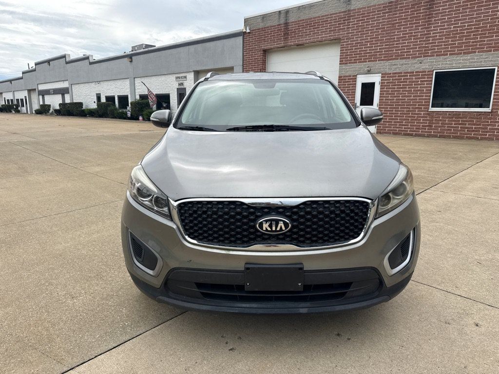 Used 2017 Kia Sorento AWD image 2
