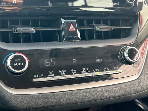 Used 2021 Toyota Corolla LE image 10