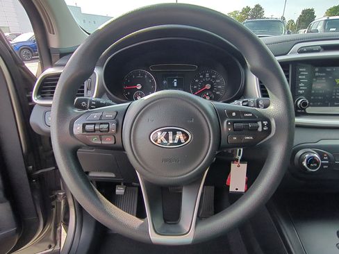 Used 2018 Kia Sorento LX image 17