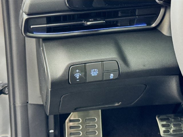 New 2025 Hyundai Elantra SEL FWD image 13