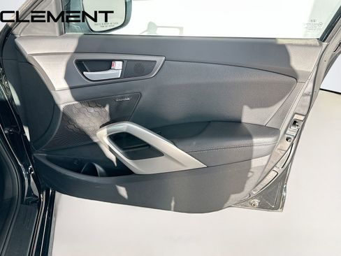 Used 2015 Hyundai Veloster Turbo image 35