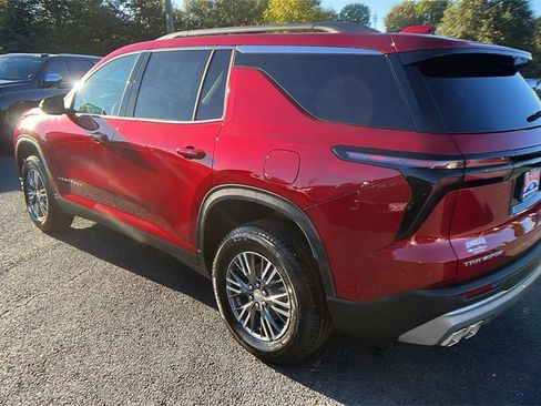 New 2026 Chevrolet Traverse LT image 7