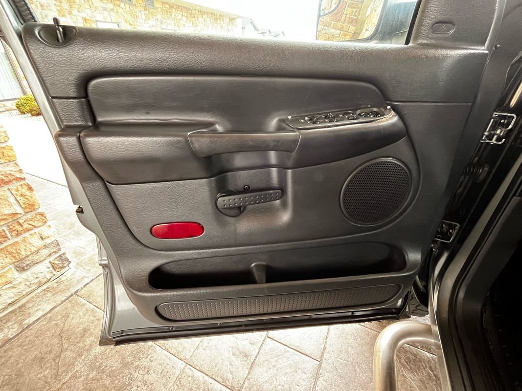 Used 2005 Dodge Ram 2500 Truck SLT AWD/4WD image 10