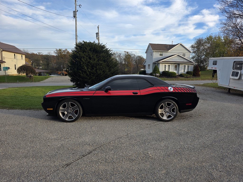 Used 2012 Dodge Challenger R/T RWD image 8