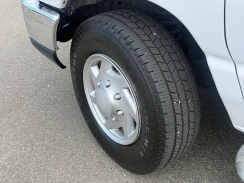 Used 2014 Ford E-250 and Econoline 250 w/ Power Group RWD image 2