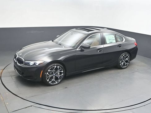 Used 2026 BMW 330i Sedan w/ Convenience Package RWD image 31