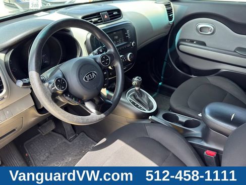 Used 2017 Kia Soul FWD image 9