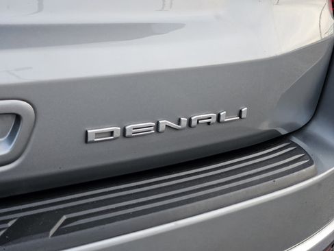 Used 2023 GMC Yukon XL Denali w/ Denali Reserve Package image 7