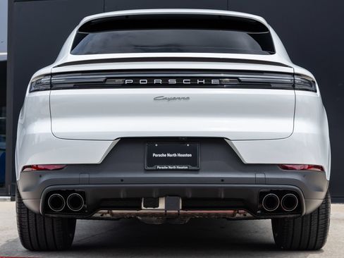 New 2026 Porsche Cayenne Coupe AWD/4WD image 10
