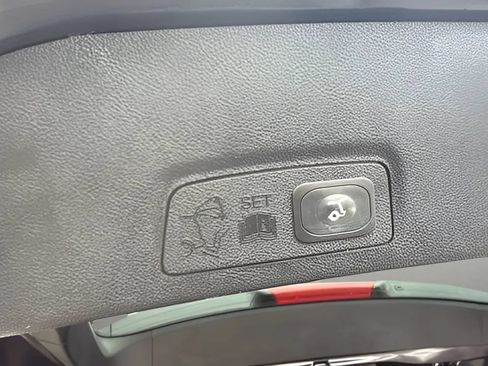 Used 2015 Lincoln MKC AWD w/ Equipment Group 102A Reserve image 8