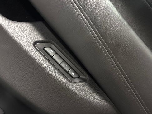 Used 2016 Cadillac Escalade Luxury RWD image 30