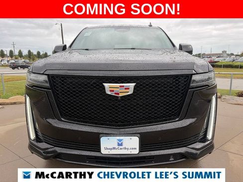 Used 2022 Cadillac Escalade Sport Platinum w/ Heavy-Duty Trailer Package AWD/4WD image 3