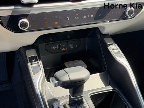 New 2026 Kia Sorento S FWD image 17
