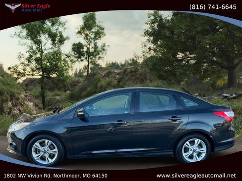 Used 2014 Ford Focus SE image 2