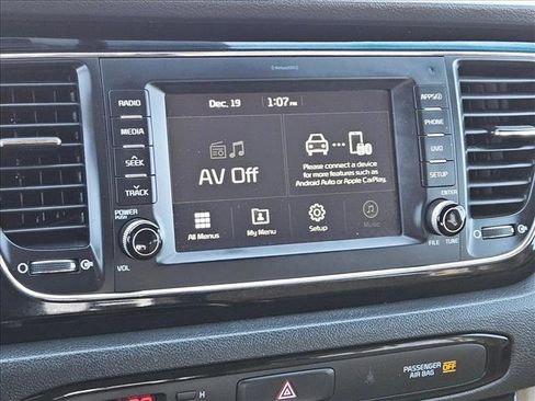 Used 2018 Kia Sedona EX image 11