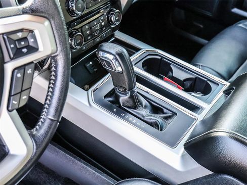 Used 2015 Ford F150 Lariat image 31