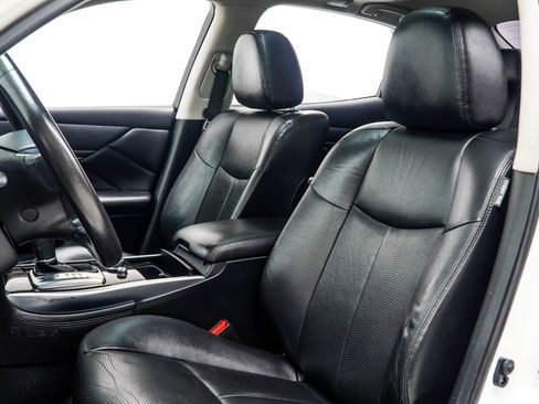 Used 2015 INFINITI Q70 3.7 RWD image 37