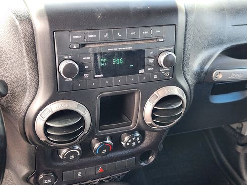 Used 2016 Jeep Wrangler Sport image 29