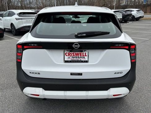 Used 2025 Nissan Kicks S image 6