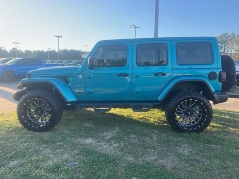 Used 2020 Jeep Wrangler Unlimited Sahara image 4