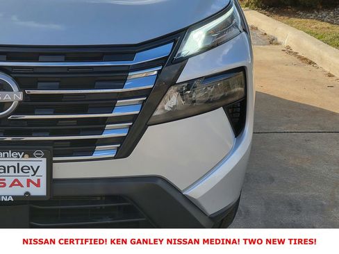 Certified 2025 Nissan Rogue SV image 10