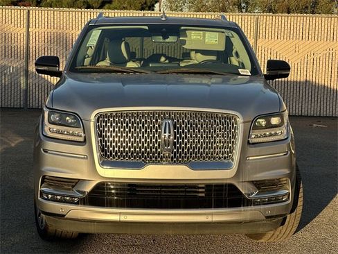 Used 2021 Lincoln Navigator L Reserve image 2