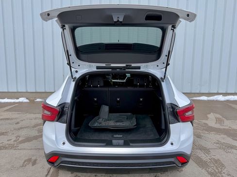 Used 2024 Chevrolet Trax RS w/ Driver Confidence Package image 16