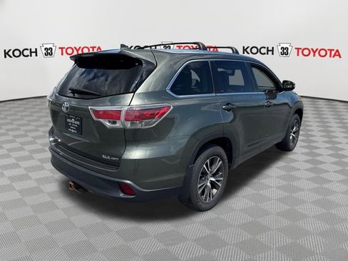 Used 2016 Toyota Highlander XLE AWD/4WD image 8