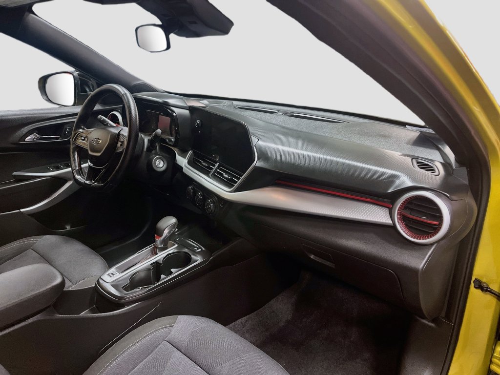 Used 2024 Chevrolet Trax RS w/ Driver Confidence Package FWD image 28