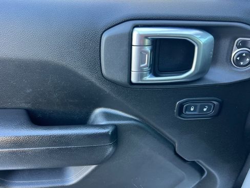 Used 2023 Jeep Wrangler Unlimited Rubicon 4xe image 12