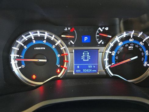 Used 2016 Toyota 4Runner Limited image 18