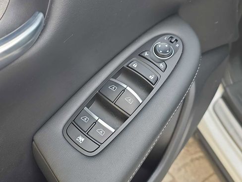 Certified 2023 INFINITI QX50 Luxe image 12