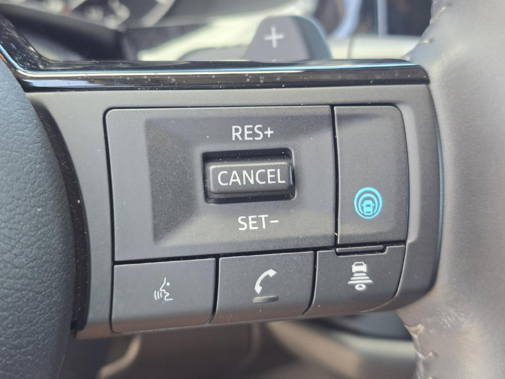 Used 2023 Nissan Pathfinder SL w/ SL Premium Package FWD image 24
