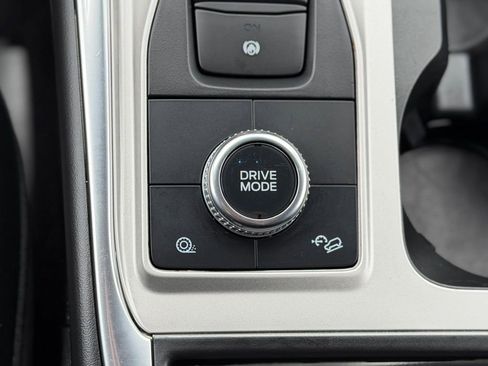 Used 2022 Ford Explorer XLT w/ Equipment Group 202A image 22