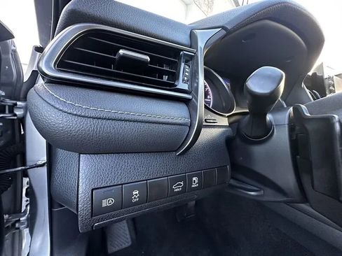 Used 2021 Toyota Camry SE w/ Carpet Mat Package (TMS) FWD image 11