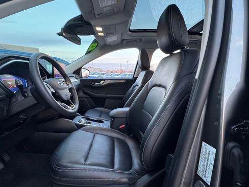 Used 2022 Ford Escape Titanium w/ Class II Trailer Tow Package image 15