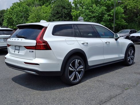 Used 2025 Volvo V60 B5 Cross Country Plus AWD/4WD image 6