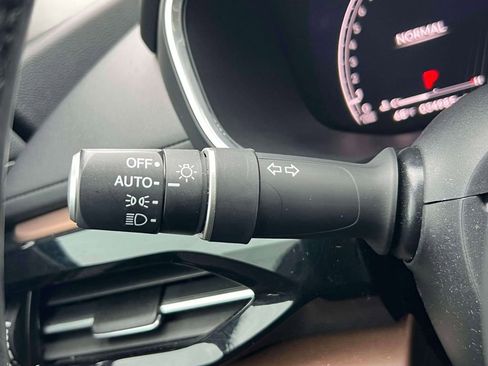Used 2023 Acura MDX SH-AWD w/ Technology Package image 29