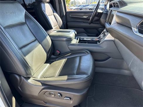 Used 2021 GMC Yukon Denali w/ Denali Premium Package image 11