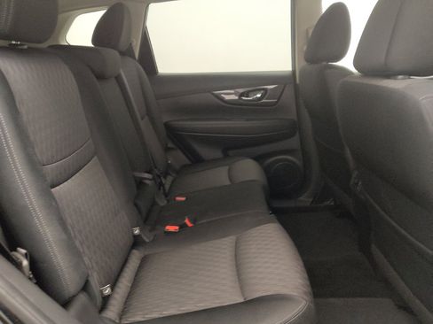 Used 2018 Nissan Rogue SV AWD/4WD image 19