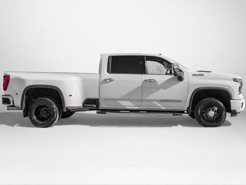 Used 2024 Chevrolet Silverado 3500 High Country w/ High Country Premium Package image 5