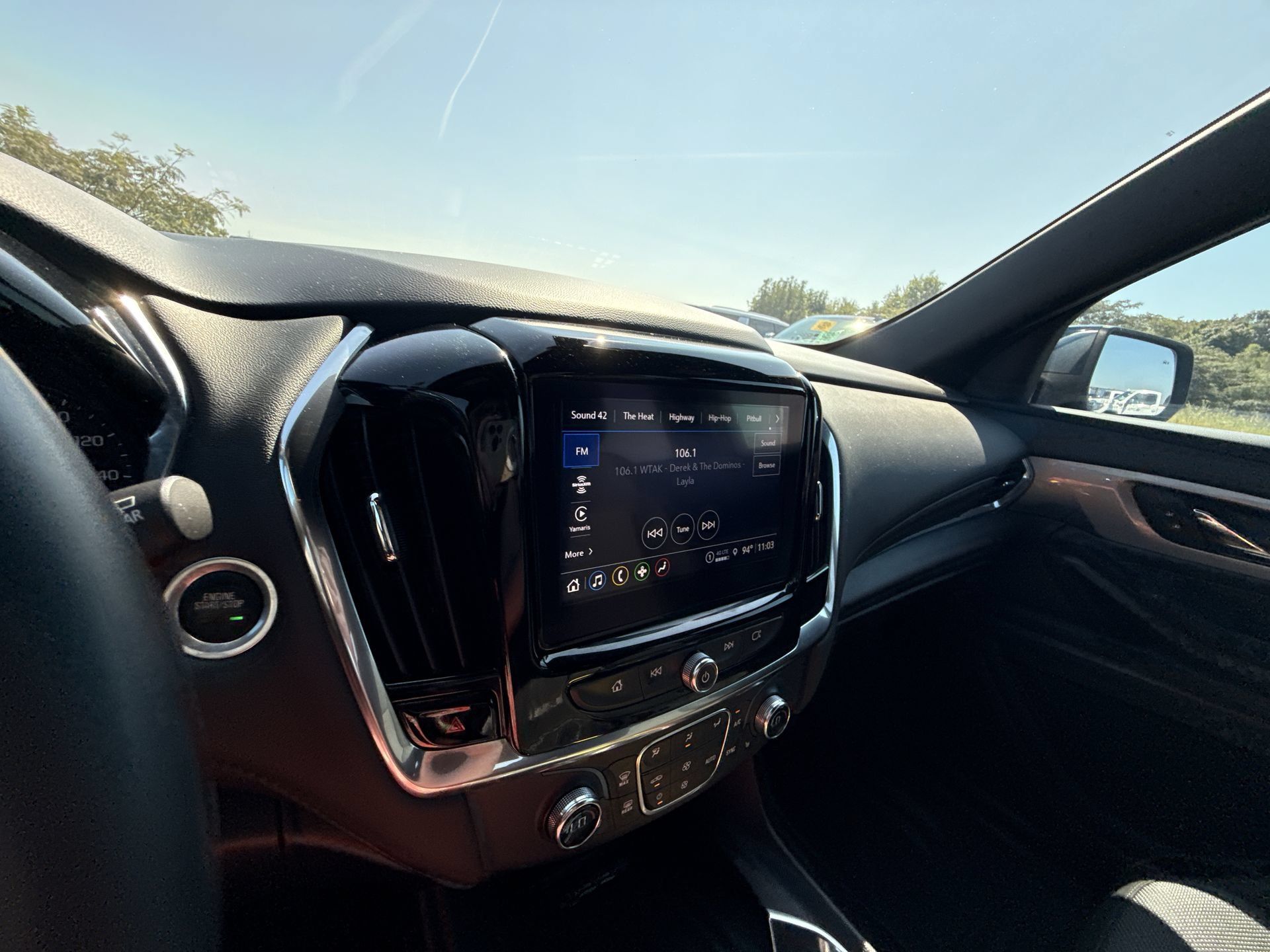 Used 2023 Chevrolet Traverse LT FWD image 19