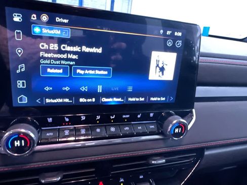 Used 2024 Chevrolet Colorado Z71 w/ Z71 Convenience Package 2 image 22