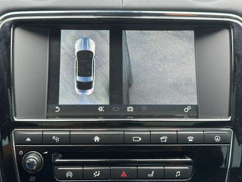 Used 2016 Jaguar XJ R-Sport RWD image 53