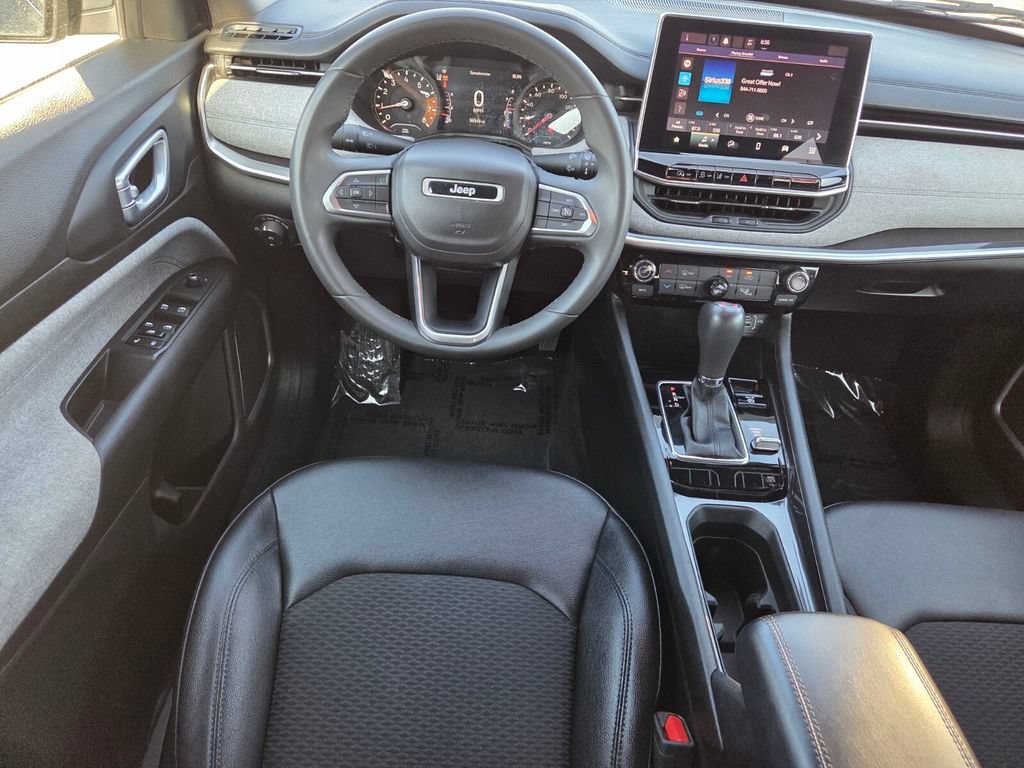 Used 2024 Jeep Compass Latitude AWD/4WD image 9