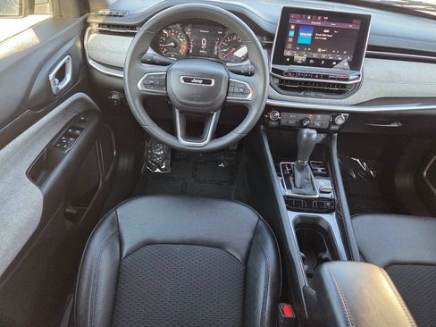 Used 2024 Jeep Compass Latitude AWD/4WD image 9