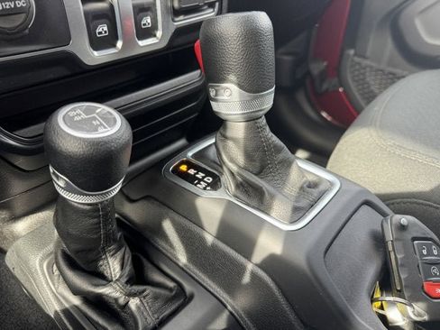 Used 2022 Jeep Wrangler Sport image 24