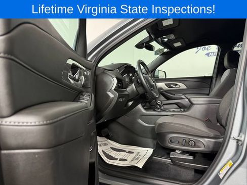 Used 2023 Chevrolet Traverse LT w/ LPO, Floor Liner Package AWD/4WD image 10