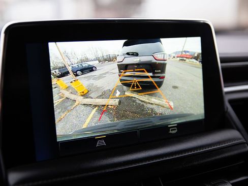 Used 2024 Chevrolet Tahoe LT AWD/4WD image 16